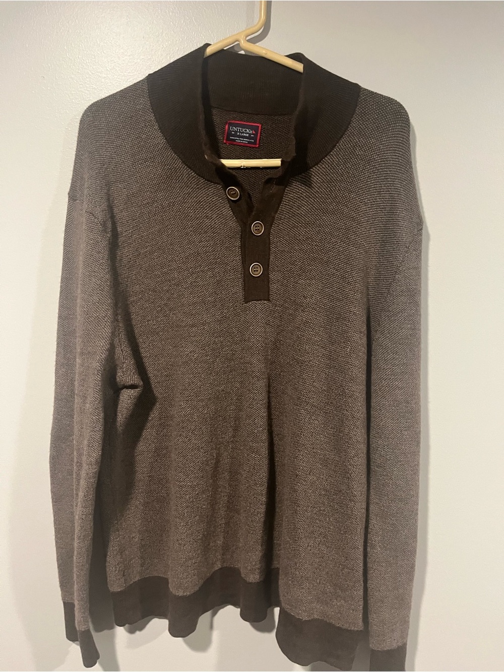 UNTUCKit Men's Brown Contrast-Collar V-Neck Sweater